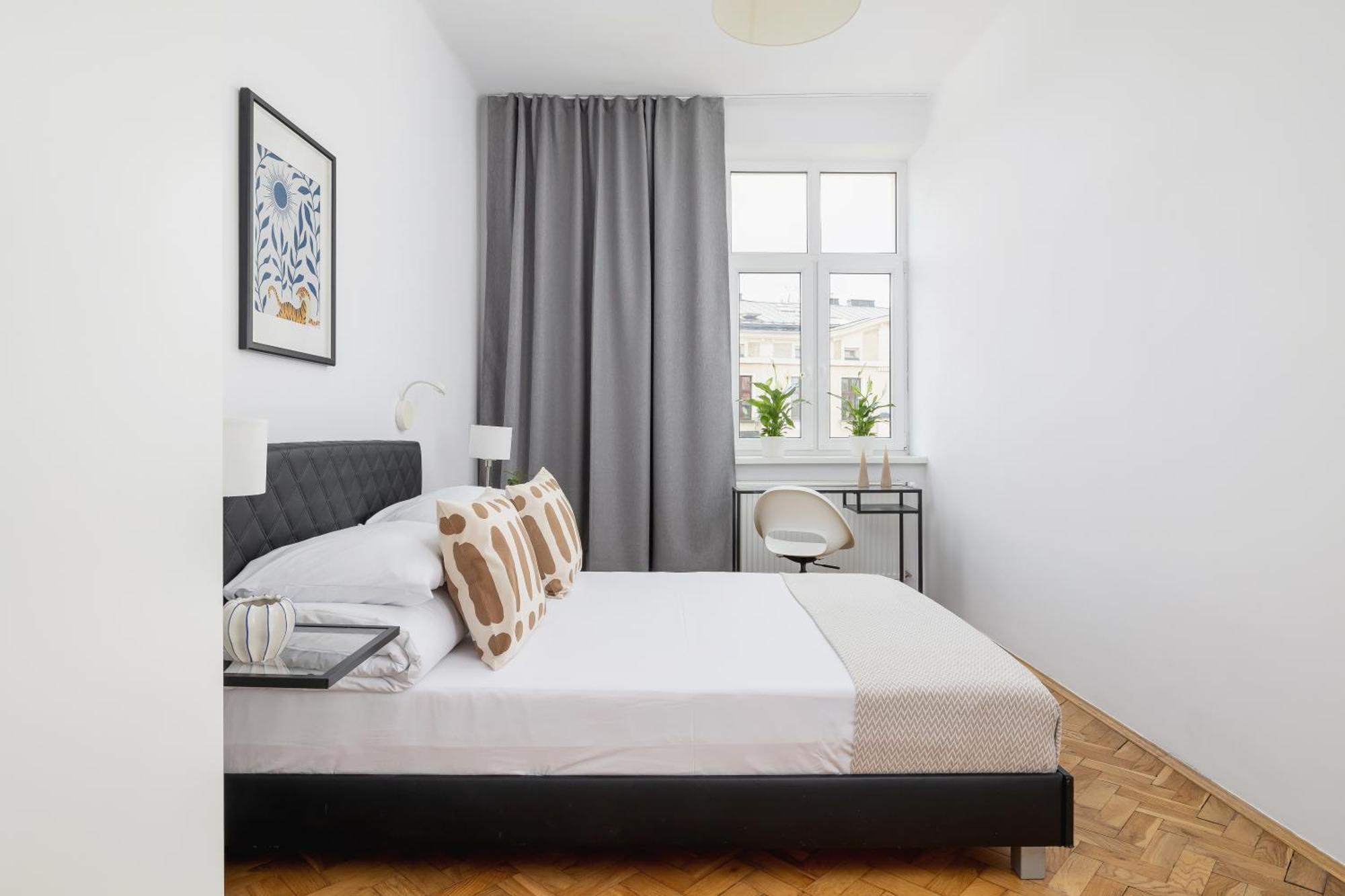 1-Bedroom Apartment With Balcony - Dluga 65 Cracovie Extérieur photo