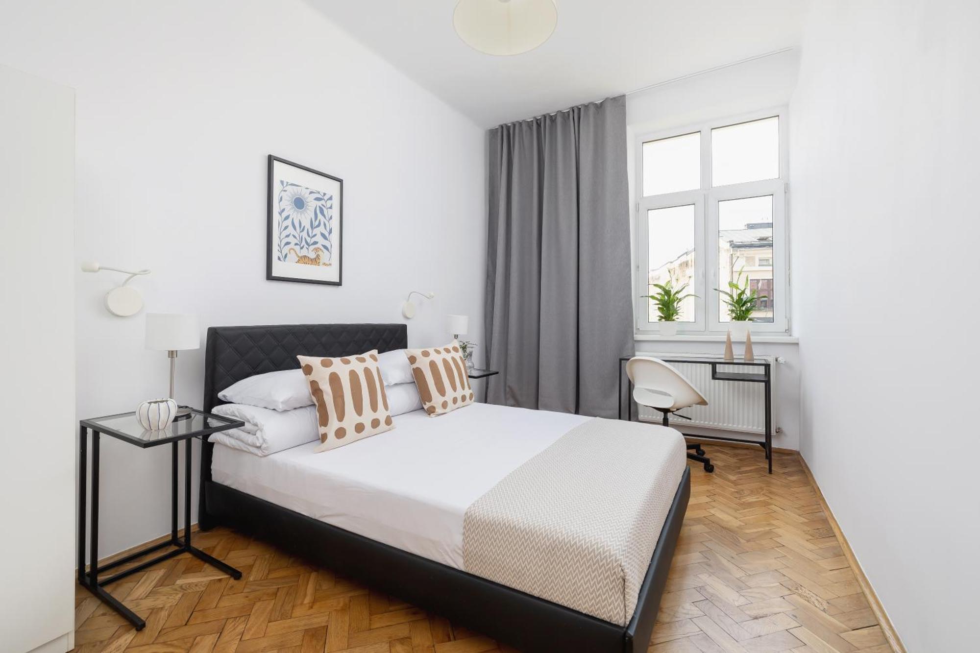 1-Bedroom Apartment With Balcony - Dluga 65 Cracovie Extérieur photo