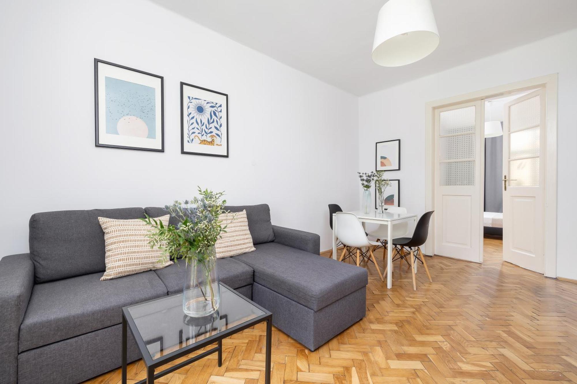 1-Bedroom Apartment With Balcony - Dluga 65 Cracovie Extérieur photo